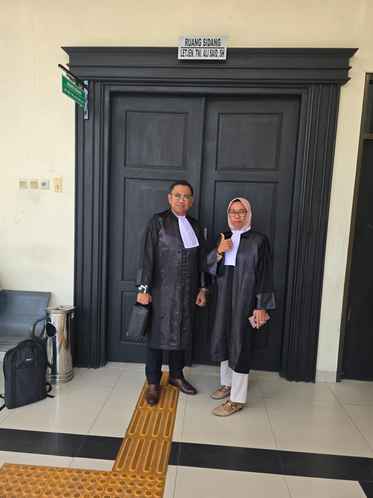 Kegiatan tim kantor hukum