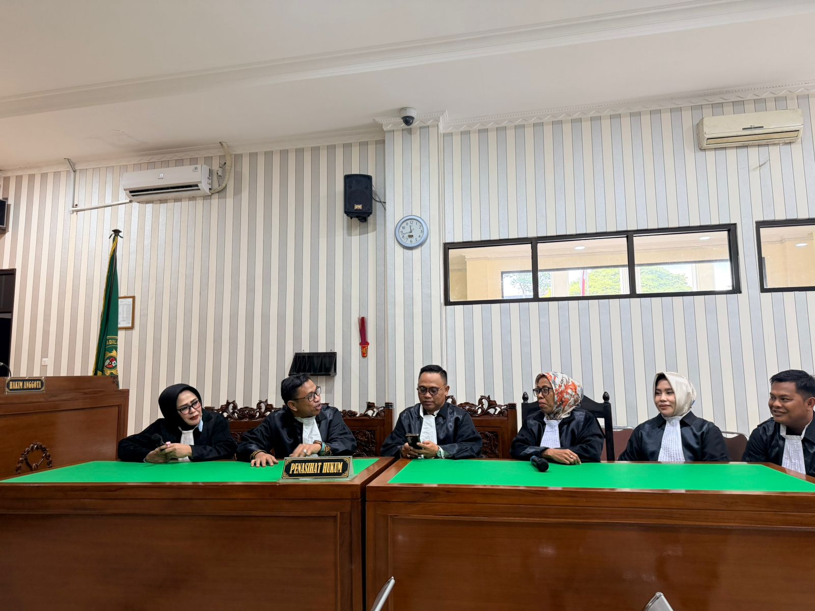 Tim hukum Teguh Adi Nugraha & Partners di ruang sidang